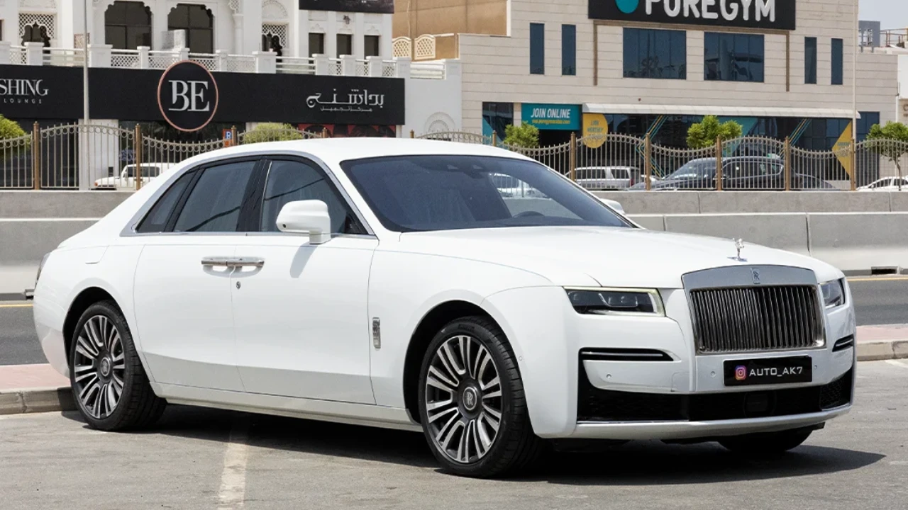 ROLLS-ROYCE GHOST